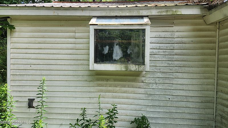 5th image of 489 Angel Road