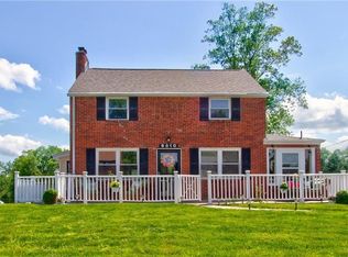 6810 Ridgevue Dr, Pittsburgh, PA 15236