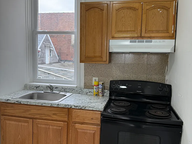 179 Ferry St #3 — Photo 6