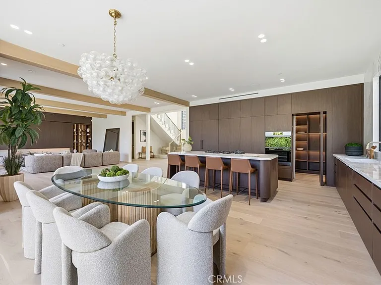 4900 Valjean — Photo 7