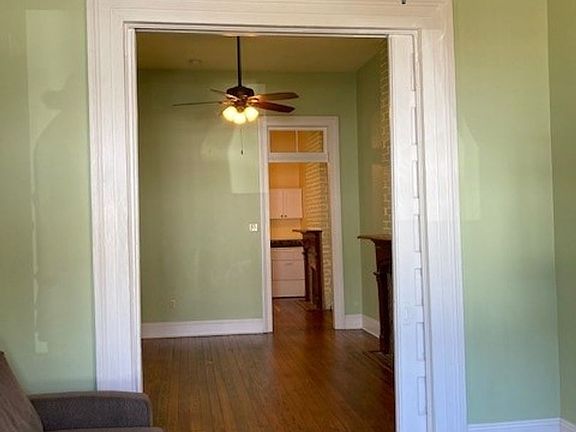 3rd image of 304 S Clark St