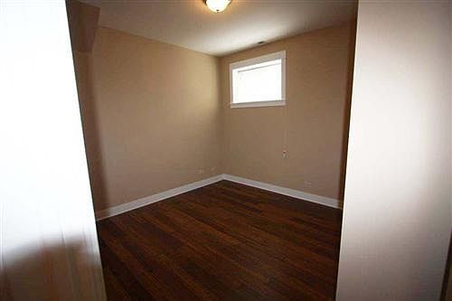 4th image of 1147 N Wood St #1