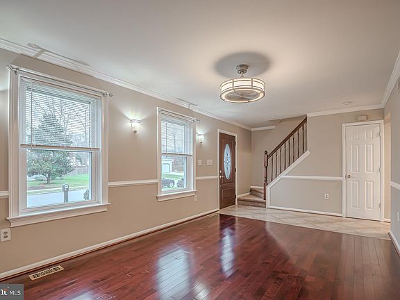 4th image of 453 Granger Dr