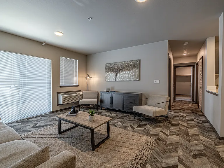 Pioneer Apartments — Photo 5