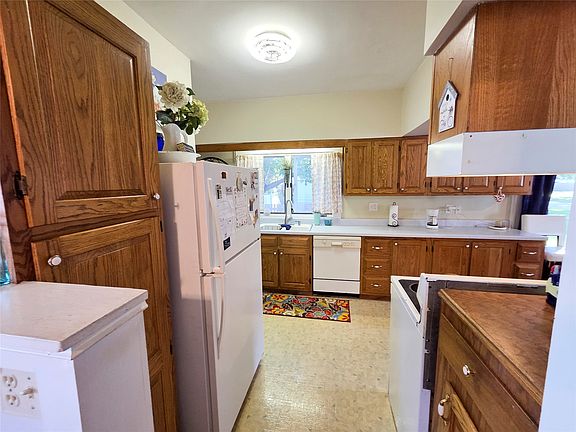 5th image of 806 W 3rd Ave