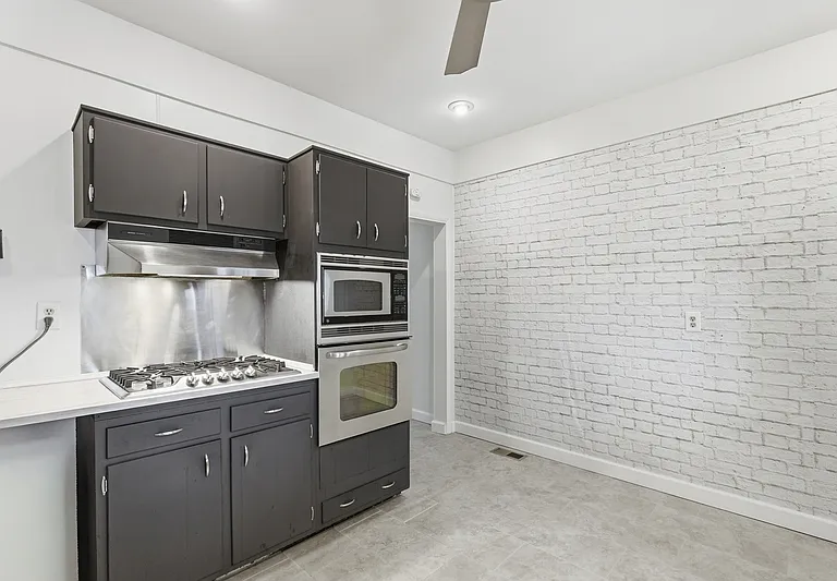 2812 Clifton Ave — Photo 7