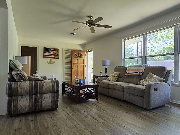 396 Andrew Dr — Photo 13
