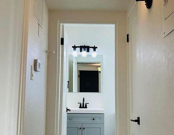 4th image of 736 E Turney Ave APT 10