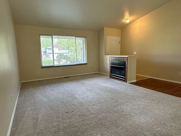 408 Saratoga St — Photo 21