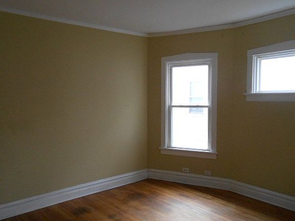 4th image of 2123 N Leclaire Ave