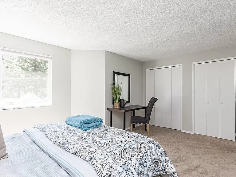 340 SE Donnelly Ln — Photo 16