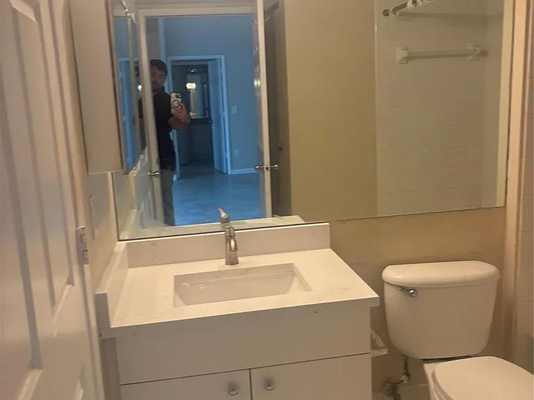 2640 S University Dr #305 — Photo 7