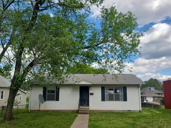 807 N 3rd St, Monett, MO 65708