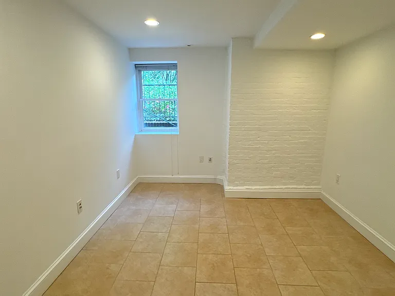 672 Maryland Ave NE #A — Photo 12