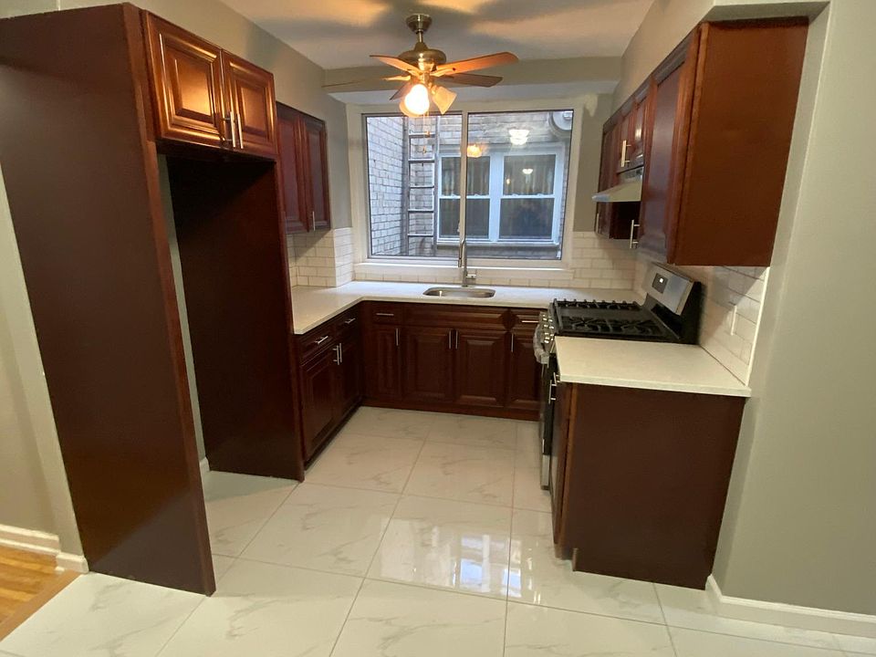 1st image of 164 28th Ave Floor 2