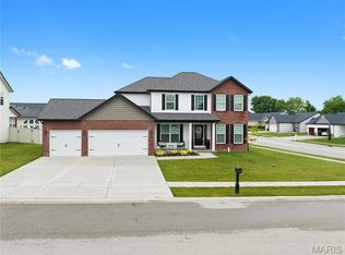 600 Monarch Dr, O'Fallon, IL 62269