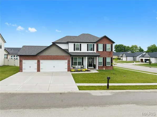 600 Monarch Dr, O'Fallon, IL 62269