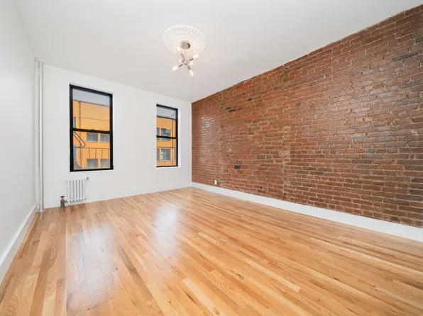 344 West 17th Street image 1 of 5