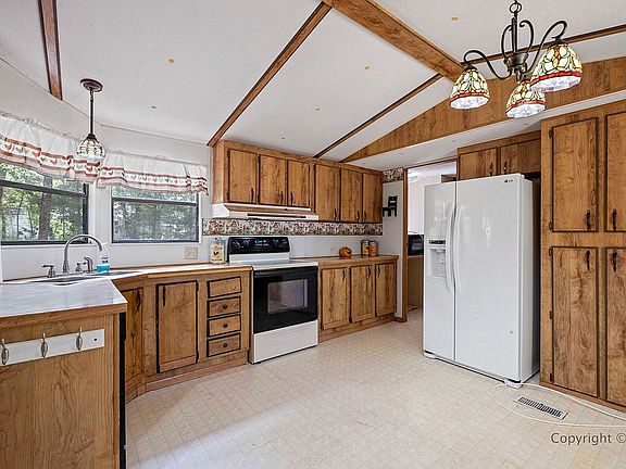 5th image of 7067 Lang St