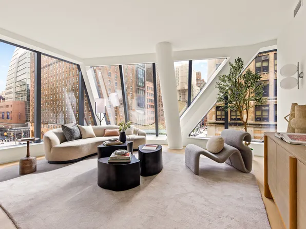 121 East 22nd Street image 1 of 10