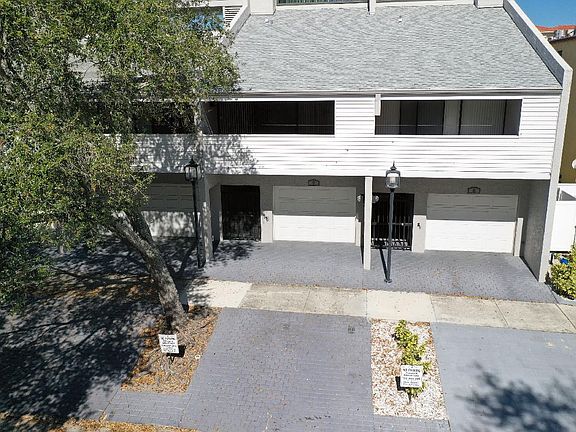 3rd image of 301 2nd St N APT 9