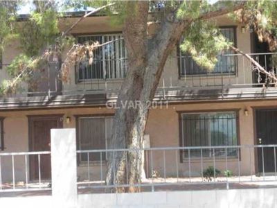 555 N Royal Crest Cir #13, Las Vegas, NV, 89169