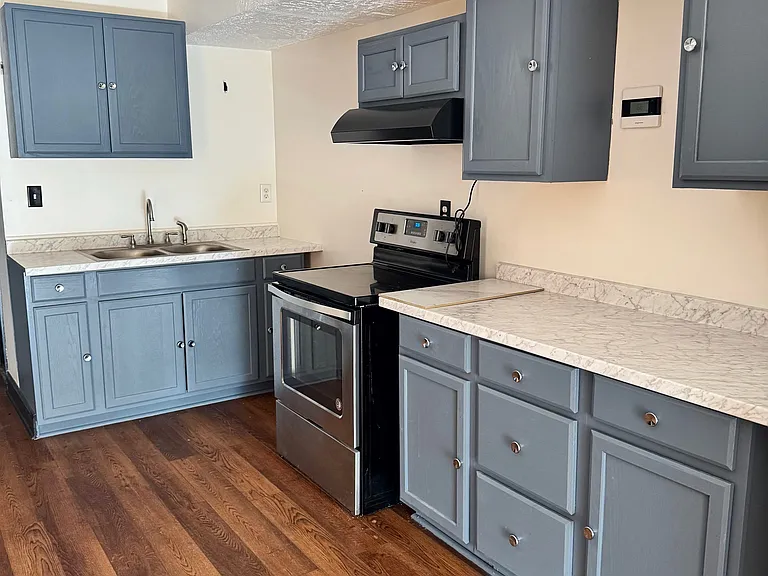 1870 Hart St #8 — Photo 2