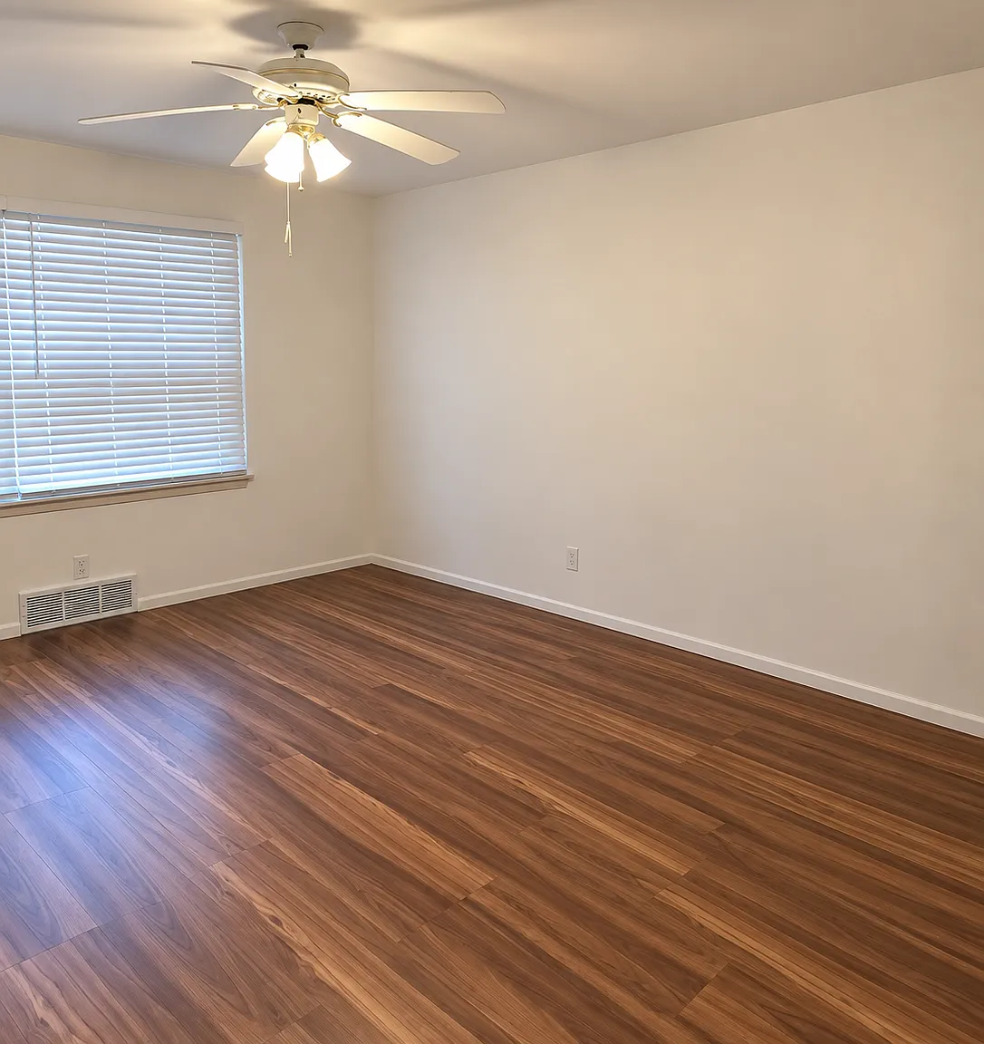3 bed, 1050 sqft, $1,800 — Photo 3