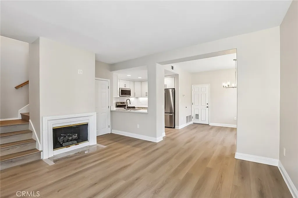 3 bed, 2.5 bath, 1499 sqft, $4,795 — Photo 4