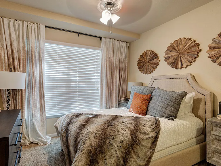 10422 Huebner Rd — Photo 11