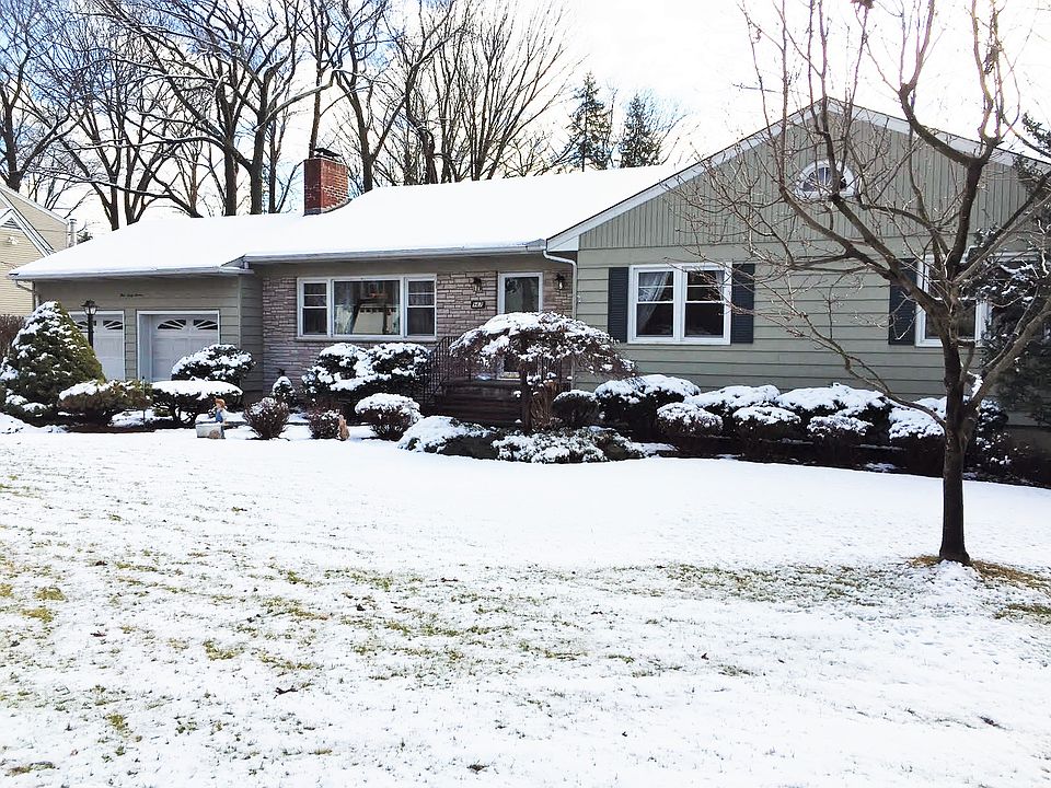 1st image of 967 Amaryllis Ave