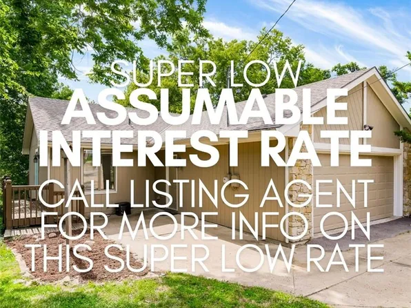 1045 NW South Shore Dr, Kansas City, MO 64151