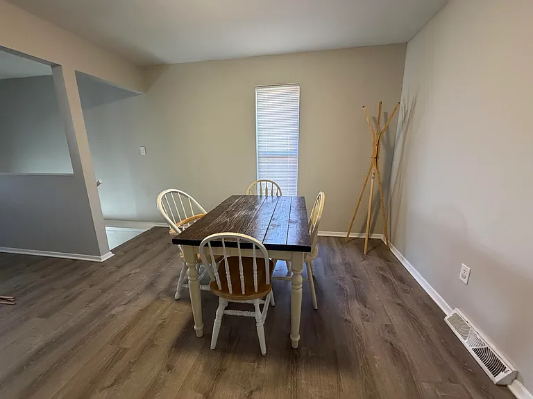 203 Wheaton Ct — Photo 9