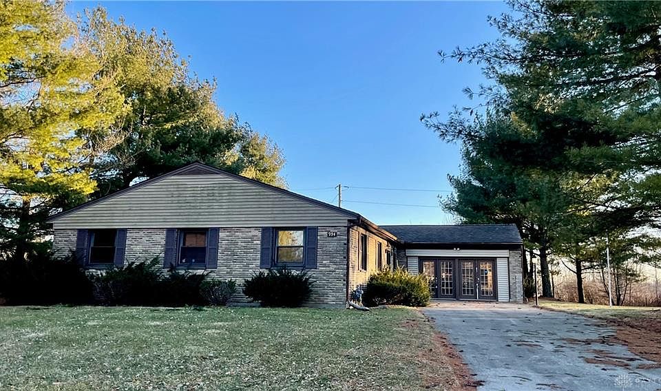 1st image of 994 Elm St