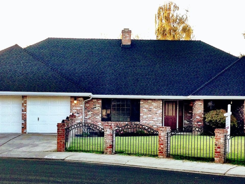 1st image of 644 Chatsworth Ct