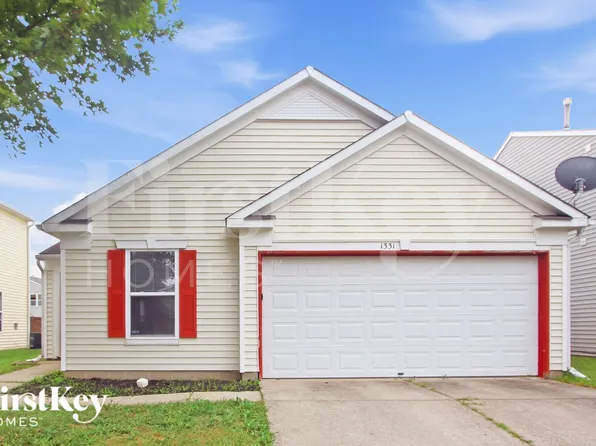 1331 Ellington Dr, Shelbyville, IN 46176