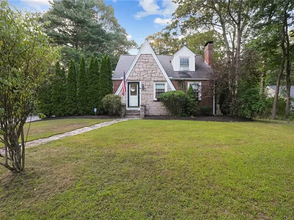 75 Smith Ave, Smithfield, RI 02828