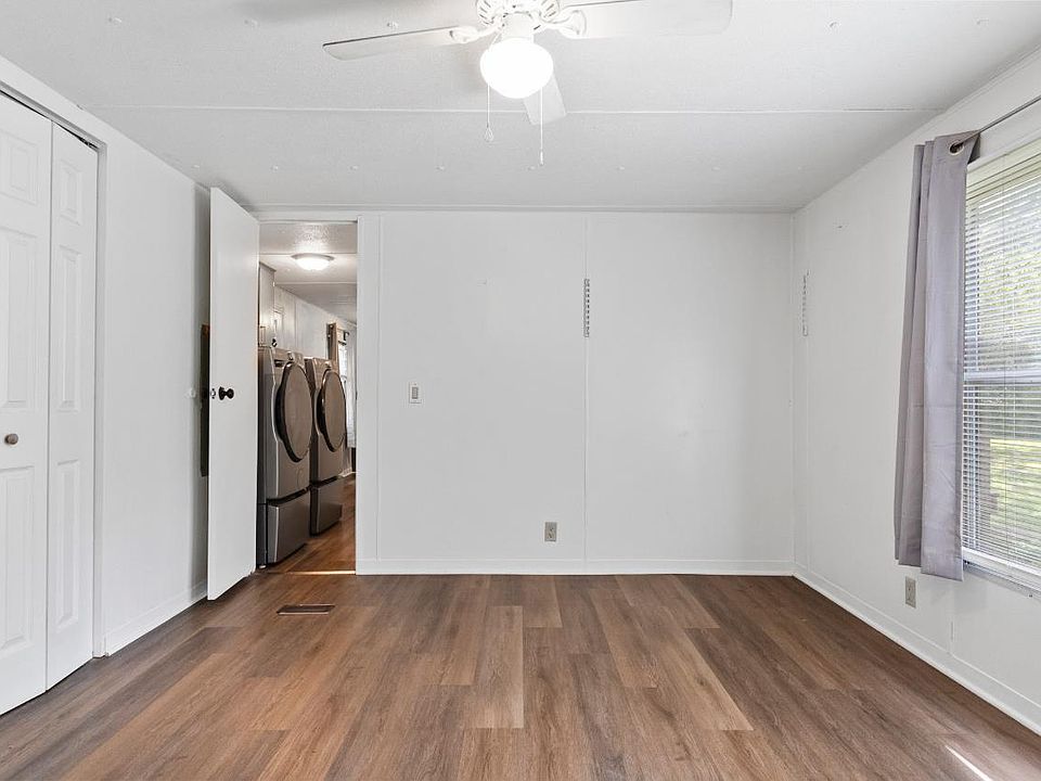 13th image of 131 Regal Ct