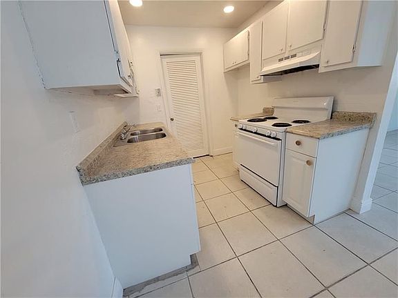 2nd image of 1020 SW 76th Ave #3