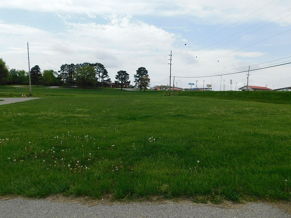 2nd image of 1330 S Highway 63