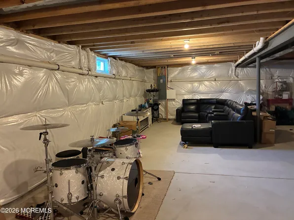 2 Minnow Avenue, Barnegat, NJ 08005
