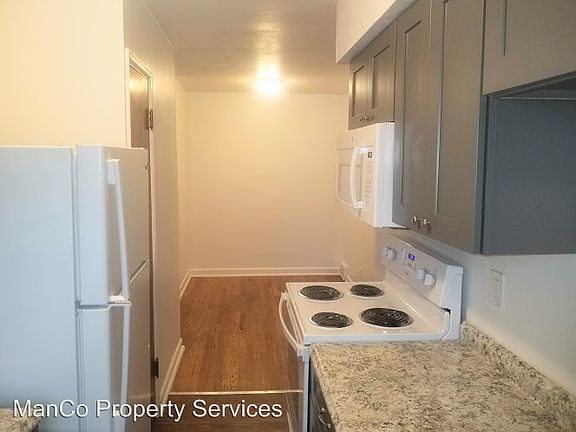 4th image of 538 Lamont Dr APT 2