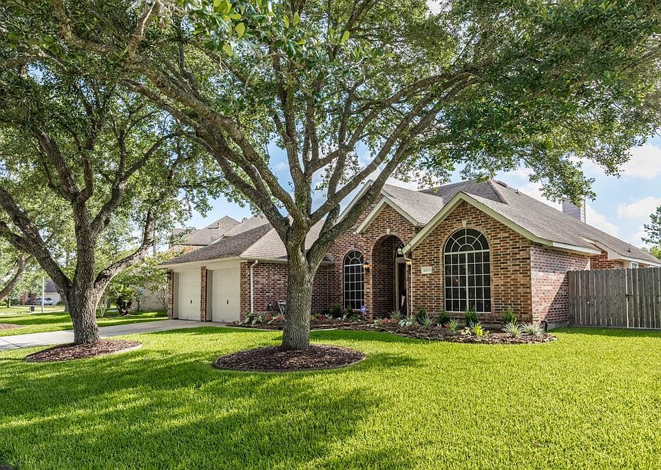 1st image of 4003 Stonehurst Dr