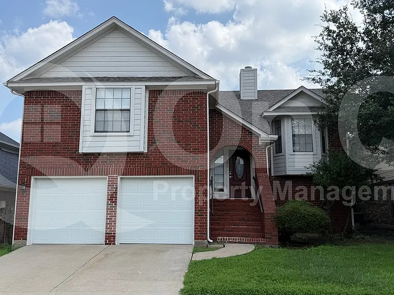786 Pierre Ln — Photo 1