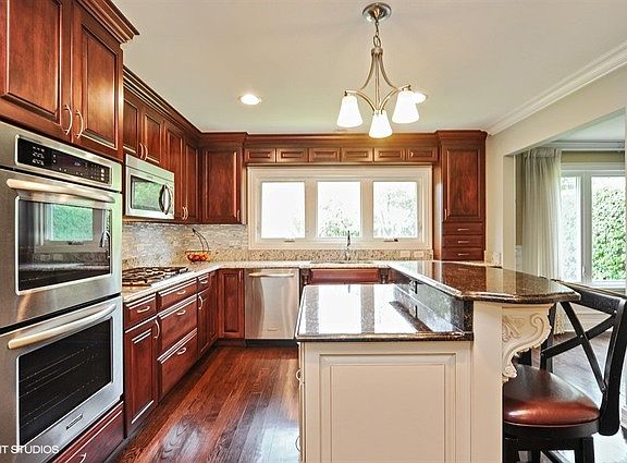 4th image of 639 Castlewood Ln