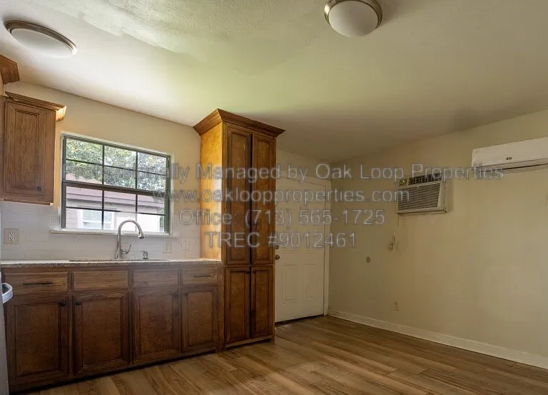 220 Armstrong St — Photo 9
