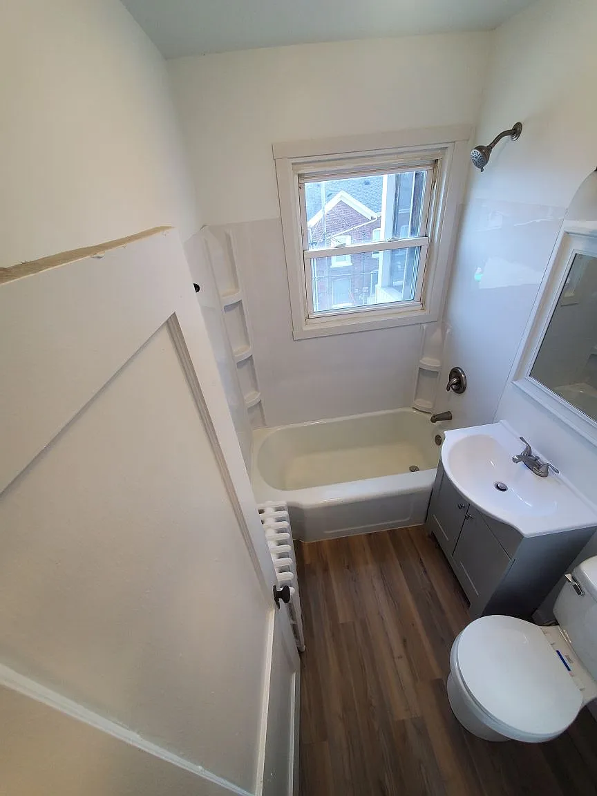1338 Main St — Photo 2