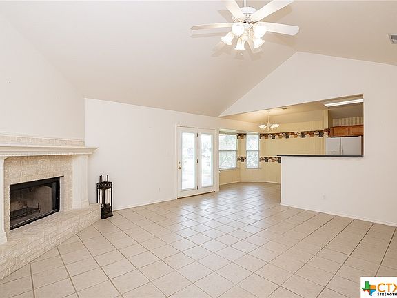 3rd image of 119 Elaine St