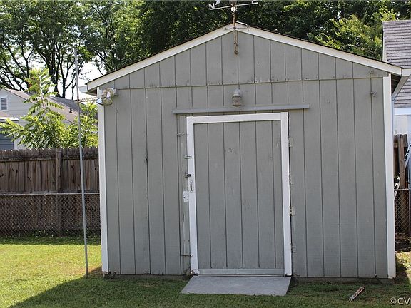 4th image of 2309 Greenway Ave
