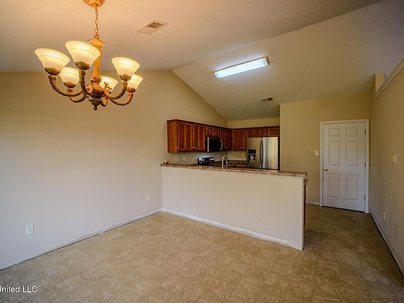 5th image of 6144 Magnolia Lakes Dr